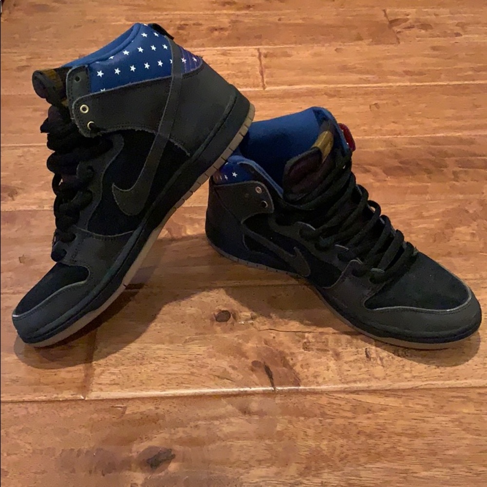 Nike SB Dunk High PRM “Stars”